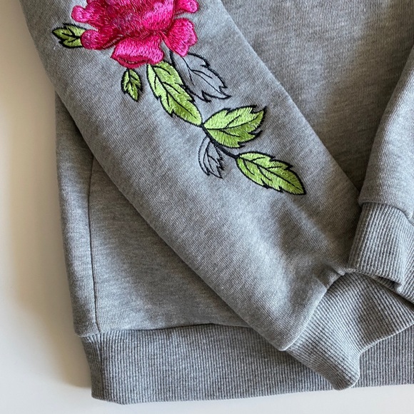 Vero Moda Floral Sleeve Detail Sweatshirt Tattoo Sleeve - Picture 13 of 13